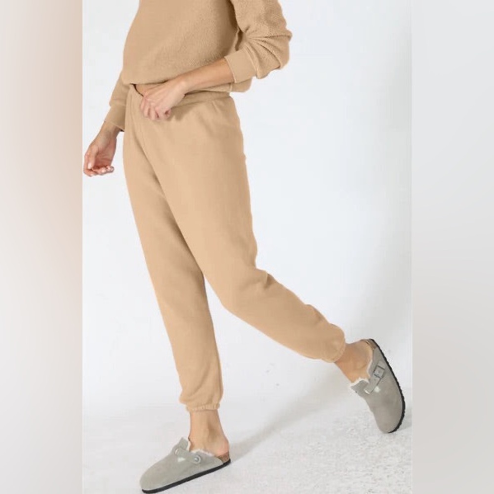 Perfect White Tee Johnny Camel Jogger